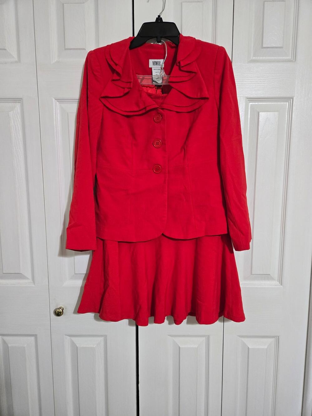 Monroe and main size 6 women's red blazer and skirt set